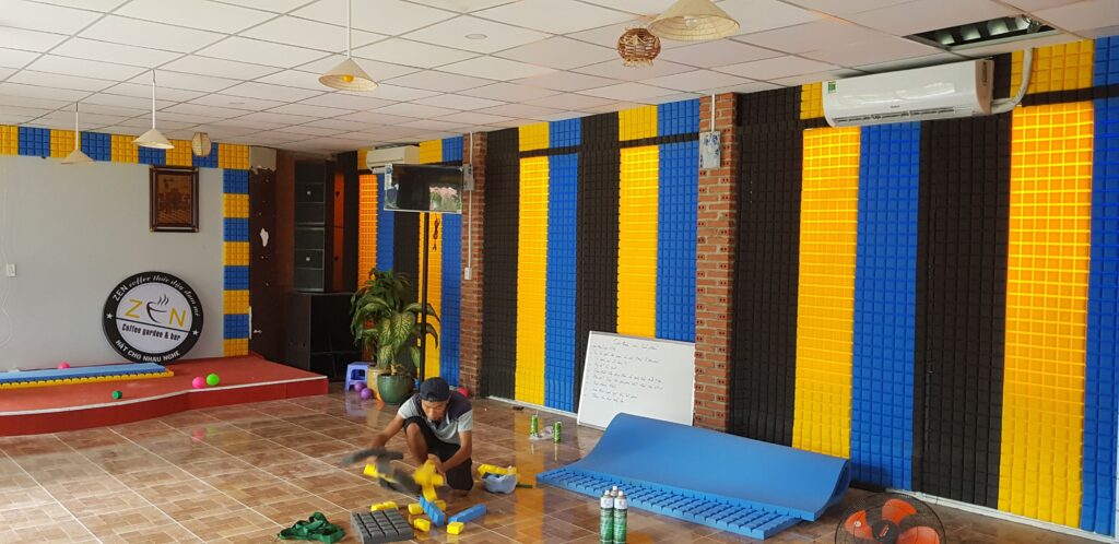 Thi Công Mút Tiêu Âm